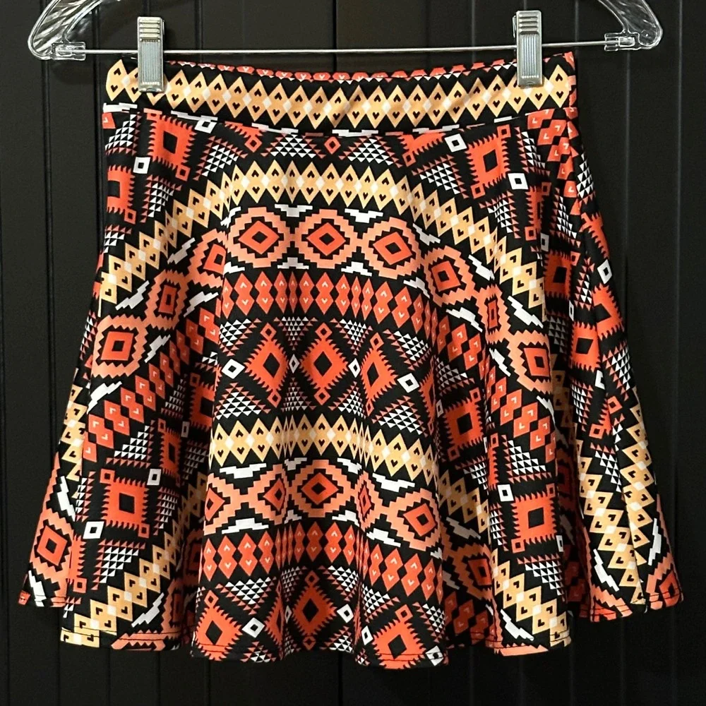 Hot Gal Mini Skirt Medium‎ Tribal Skater Y2K Aztec Print Stretch Indie